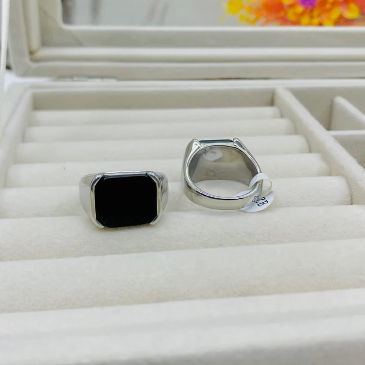 Elegant Black Onyx Ring