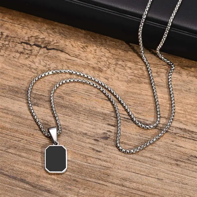Black pendant Necklace
