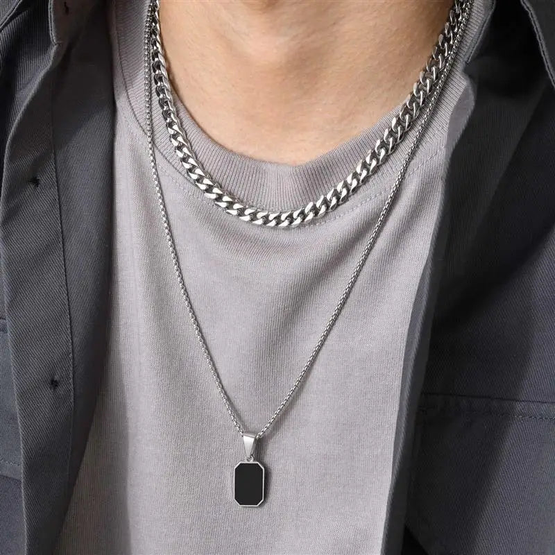 Black pendant Necklace